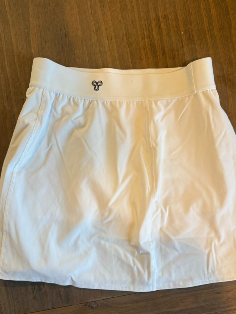 Aritzia PowerSculpt™ Court Micro Skirt – White– Small – NWOT